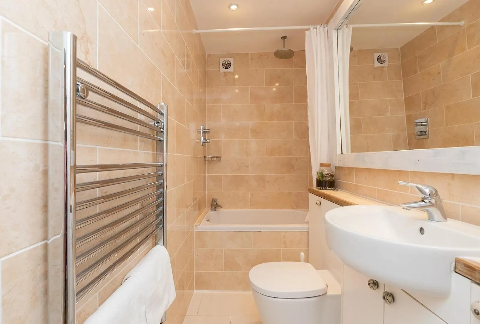 Pass The Keys Central Courtyard Apartment Bath United Kingdom